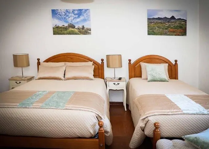 Casa Fundo De * Мантейгас